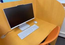 個別ブースの作業席