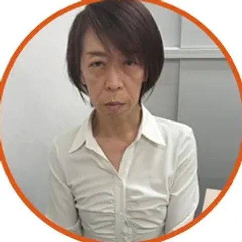 スタッフ名